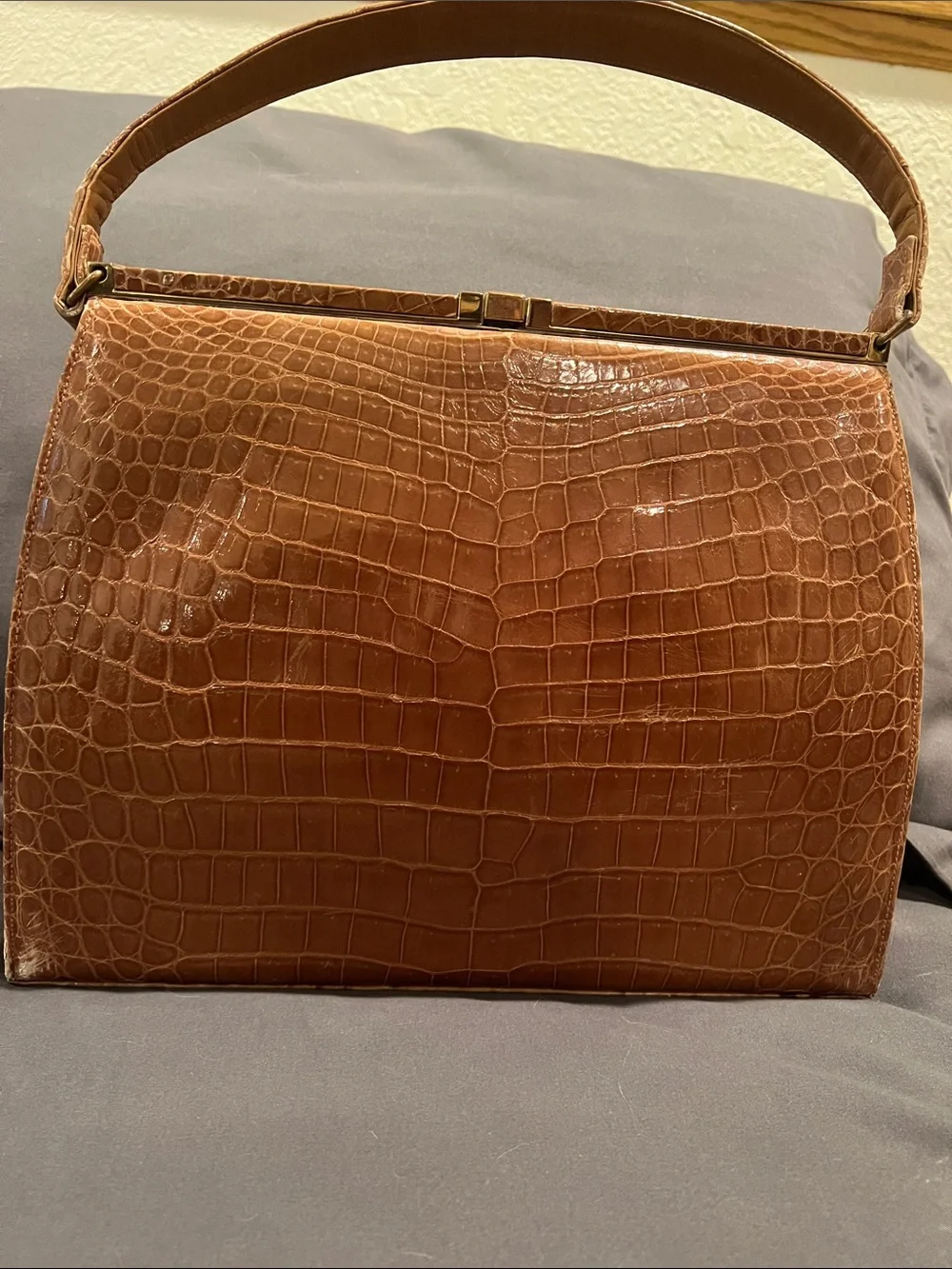 Vintage Alligator Top-Handle Hand Bag in Light Brown